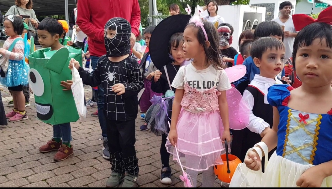 關山國小附設幼稚園小朋友們裝扮「可愛小魔鬼」至分局討糖-3