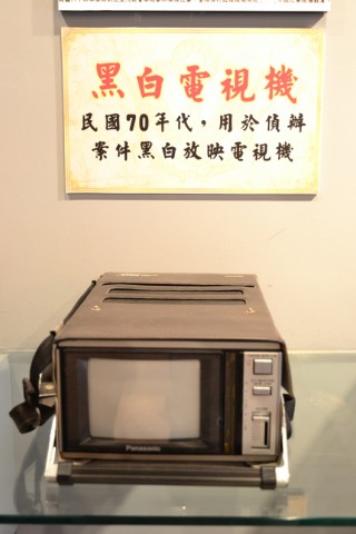 黑白電視機2